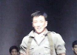 haeppitteuk:  haeppitteuk: Doing everything in name of Super Junior.   ♥정수