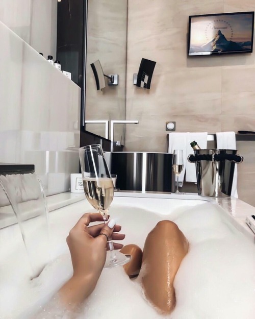 red-r0ses:xbarbielicious:✮ sandratalundzich