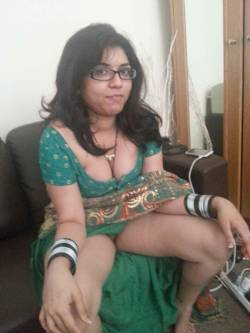 Runstar Desi Mallu Aunty