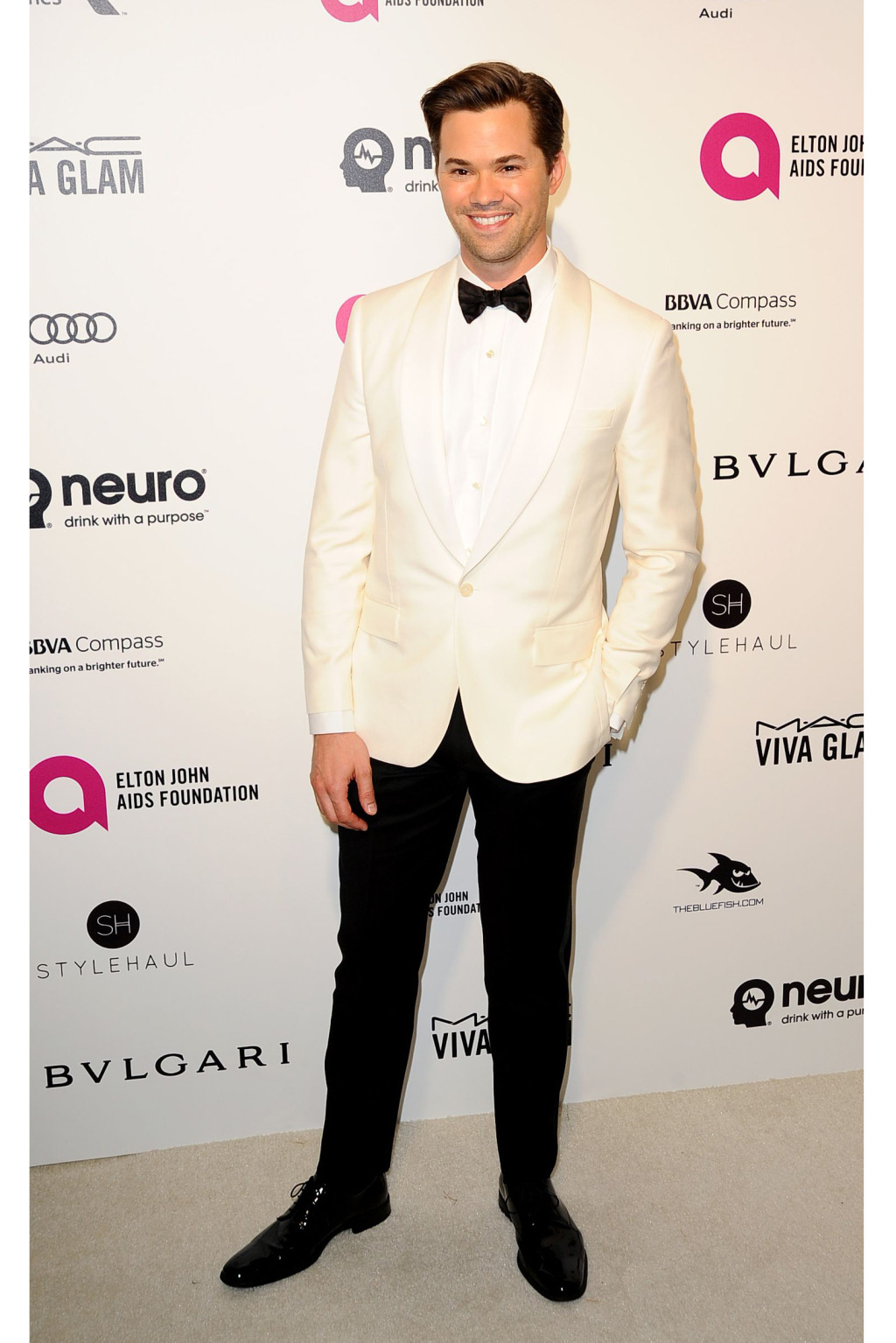 redcarpetmania:  Andrew Rannells wearing J Crew at the 2016 Elton John AIDS Foundation