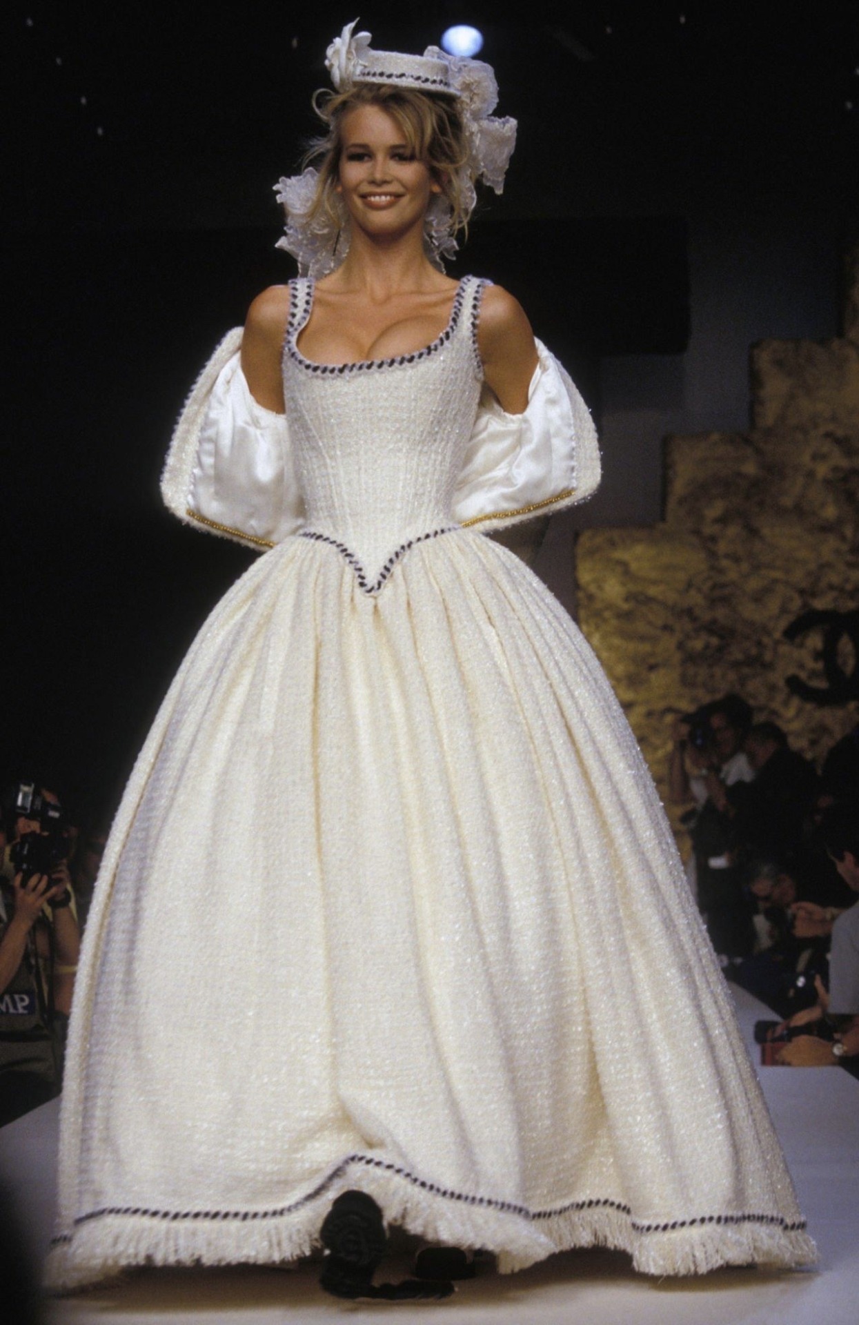 Claudia Schiffer for Chanel HC FW 1992