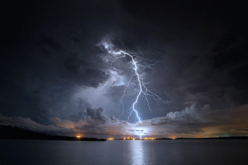 nubbsgalore:photos by scott h. murray from australia’s northern territory. note the arcing bolt in t