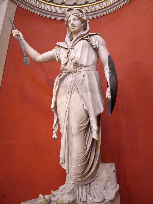 dreamwalkertobe: Juno Sospita, statua in marmo conservata nei Musei Vaticani