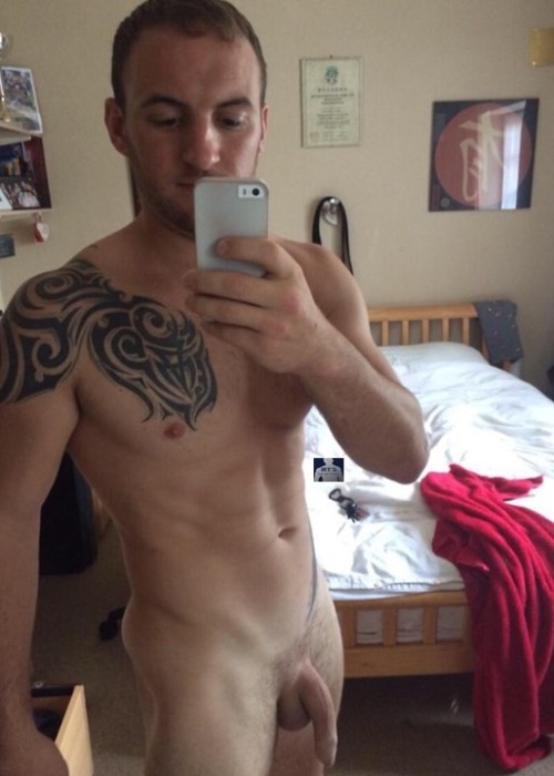 luke-winters:  rts-ratethestraightblog:  Rate James here with 25 likes/reblogs if you want to see him rated and hard ;) For more content follow twitter @Ratethestraight or xhamster http://xhamster.com/user/RSTratethestraight  Rated and hard ;)   Not bad