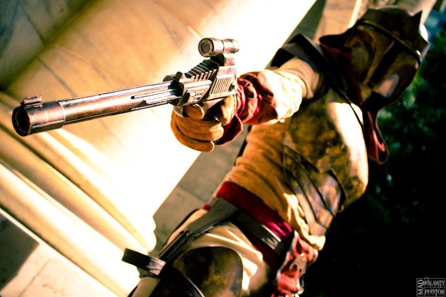 tits-mcgeek:  ministryofsillysuits:  Sarah in her Mandalorian armor.  Photos taken