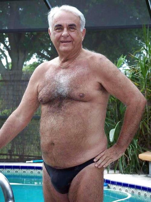 einheri:  More hot daddies on http://einheri.tumblr.com