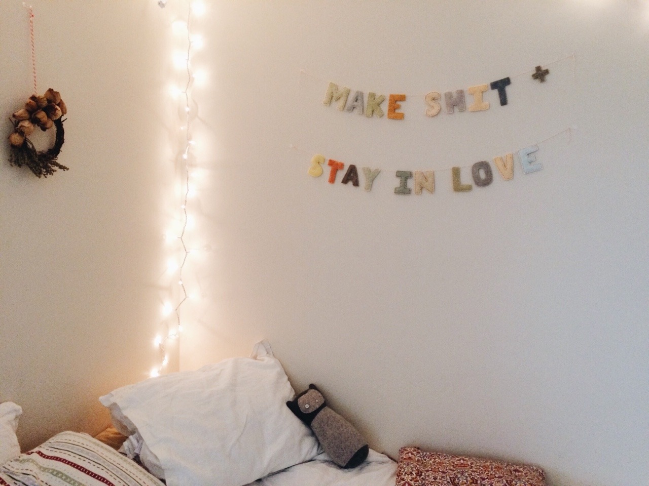 velorums:  Make shit and stay in love (with yourself, with art, with moving, with