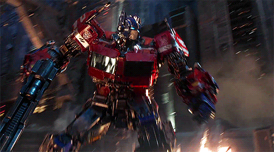 maecatt: wouldyoukindlymakeausername: Optimus Prime in Bumblebee (2018) 