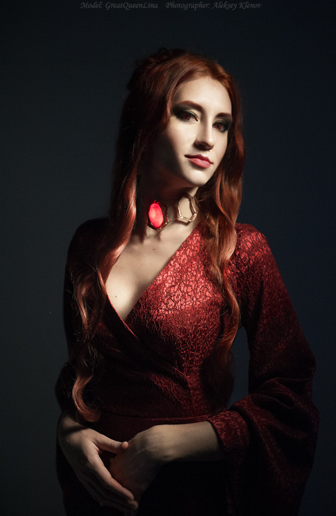 Melisandre, Game of thronesModel, costume maker, retouch - GreatQueenLinaPhoto - Aleksey Klenov