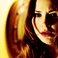 withrosetyler-deactivated201604:  anonymous asked: amy pond and yellow 