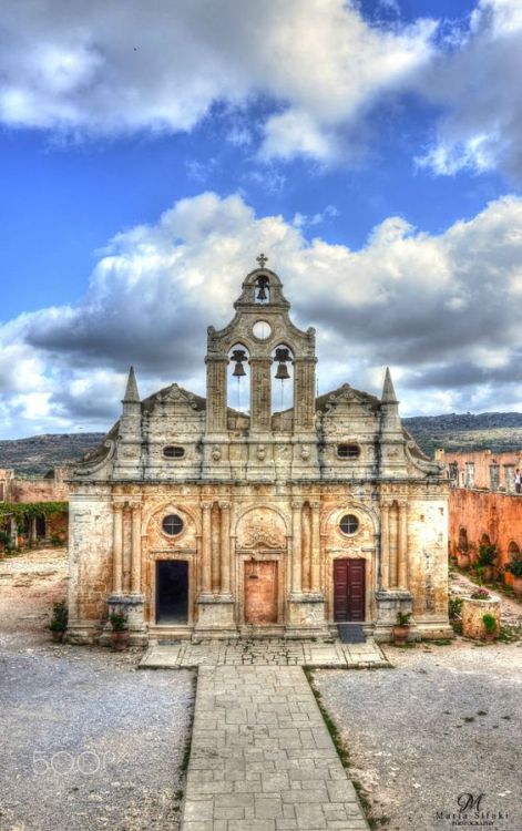 Bucket ListExplore the ancient ruins & blue seas of Crete, Greece