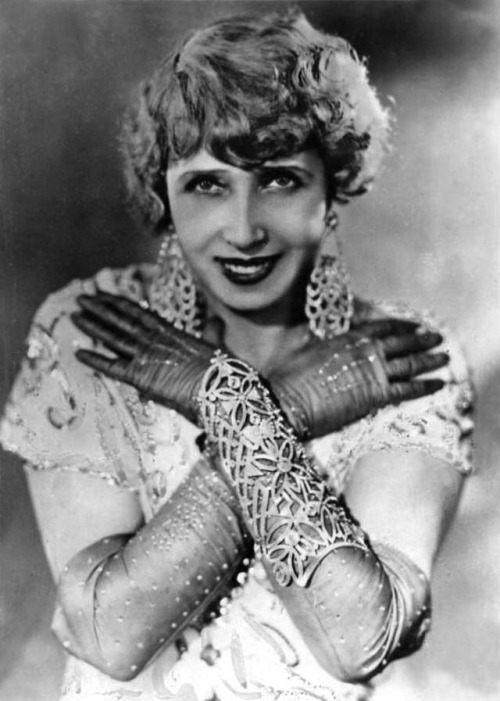 French actress and singer Mistinguett, c. early 20th century