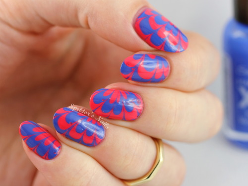 Water Marble with Sally Hansen - Pacific Blue