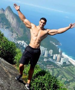 musclesworship:  More sexy guys on [MusclesWorship] If you like my post, please : [Rate my blog]  Rio