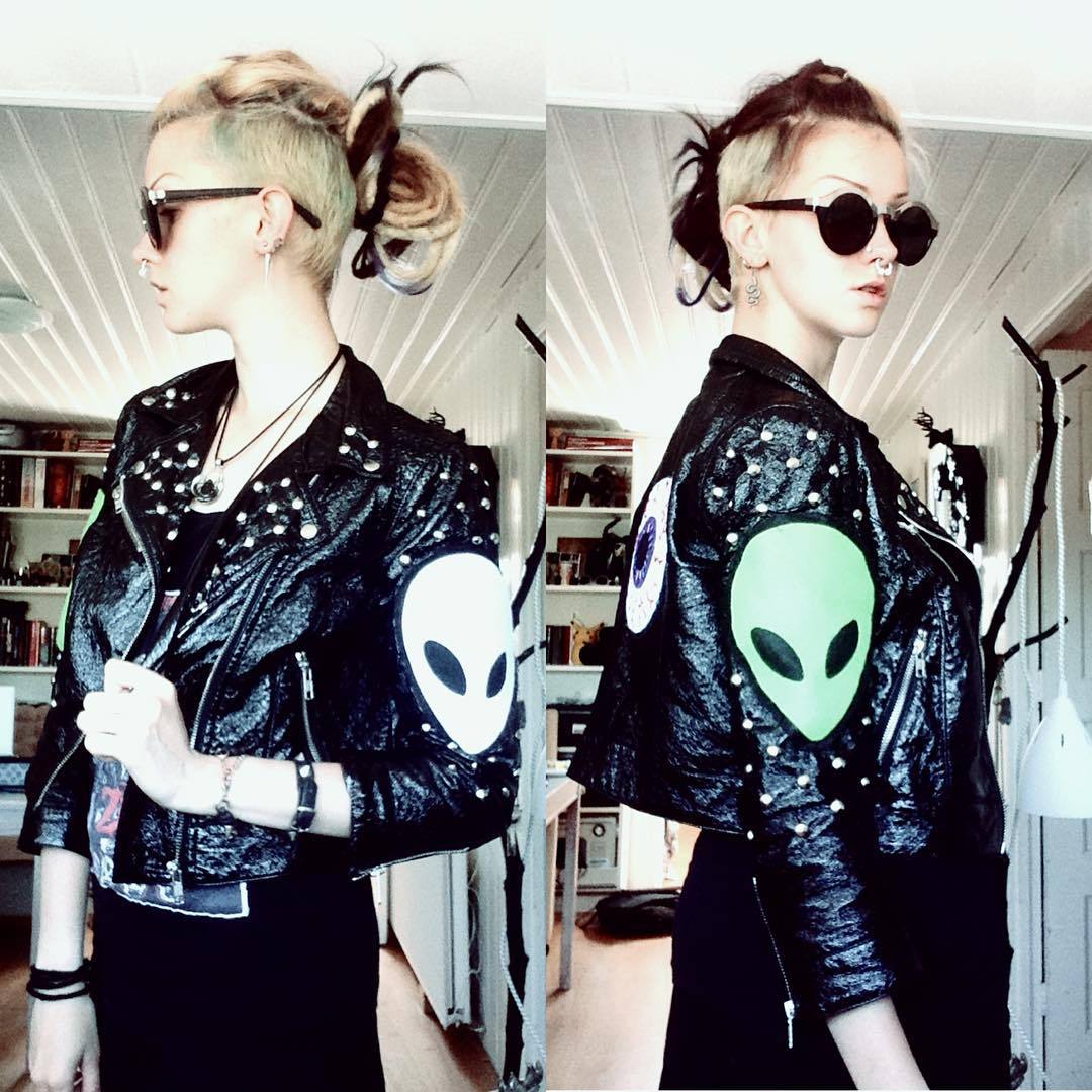 psychara:  My new jackeeeettt. Found it on a fleamarket, patches were gifted by @punkheartpatches