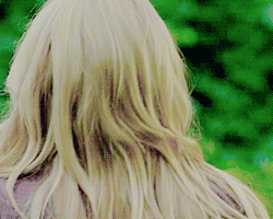 amythegloriouspond:Stay back!