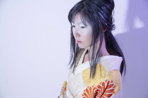 Yuki-onna (snow woman) inspired photoshoot, styled by Kimonodegojaru. Usually, yuki onna are often d