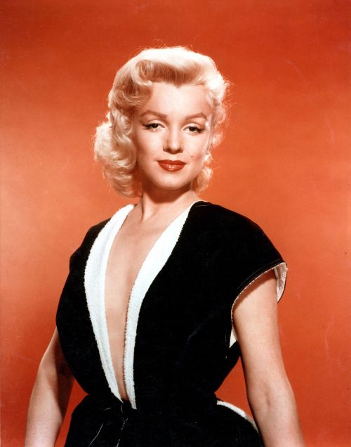 thecinamonroe: Marilyn Monroe portrait taken by Frank Powolny (1953)