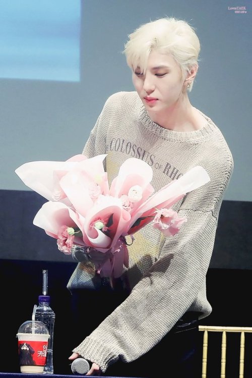 officialrovix: 190621 Leo @ Interpark Fansign | © Love aTaek
