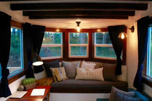 builtsosmall:  TINY HOUSE ON WHEELS This is such a cute tiny house - inside and out http://tinyhouselistings.com/listing/portland-oregon-12-lake-tahoe-tiny-house-5/ 