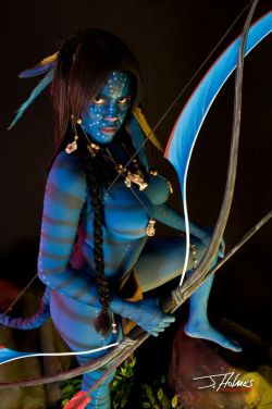 sci-fi-hotties:  Avatar body paint