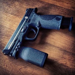 everyday-cutlery:  Tactiool M&amp;P9 by handyandy91