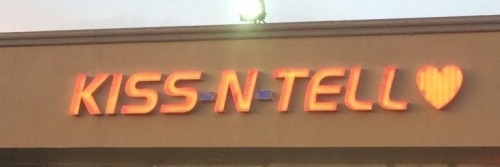 # M0M03 L4Y0UTS