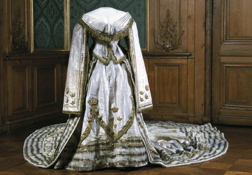 The coronation gowns of Queen Sophia of Sweden-NorwayQueen Sofia used another, similar gown when she