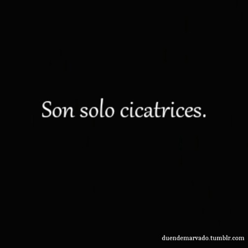 depresiondeadolescentes:  Cicatrices que me recuerdan lo jodida que estoy o estaba para llegar al grado de lastimarme, cicatrices que me torturan día con día, cicatrices que tengo que ocultar para evitar las malditas preguntas. Cicatrices que aun duelen,
