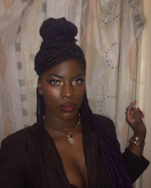 itwerk4lebron:  sweetvioletz:  I felt like a Goddess on Christmas Eve   Wow