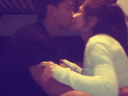 romanticcoupleskissinggifs:  romantic couple 