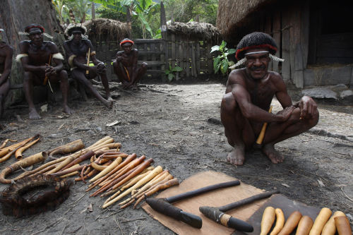 Porn Pics Papuan Dani men, via Yaiza Schmöhe Ollero.