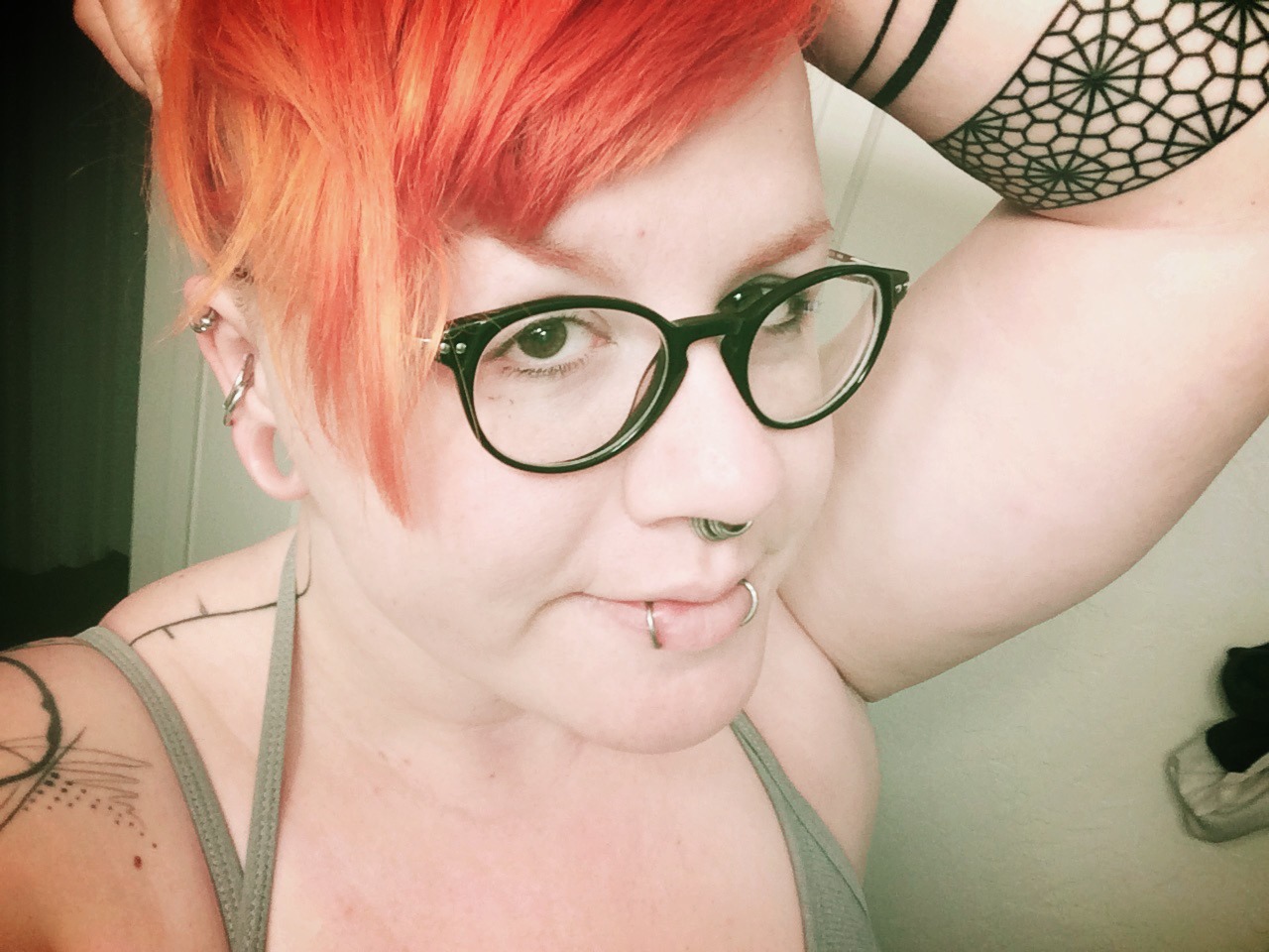 waytoomuchinformation:  Fresh outa bed looks.