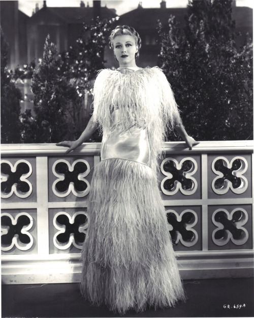 fawnvelveteen:Portrait of Ginger Rogers in Top Hat directed by Mark Sandrich, 1935