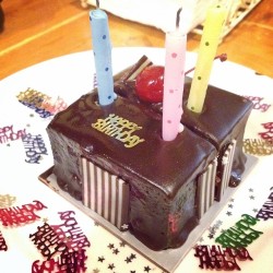 Birthday cake!!!! #happybirthday #birthday #cake #chocolate #yum