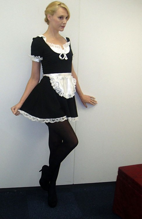 spanking59:  French Maid  Yum