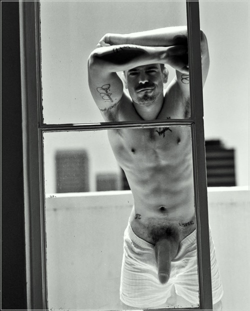 hungdownunder:  For more hot guys, follow me at:http://hungdownunder.tumblr.com/