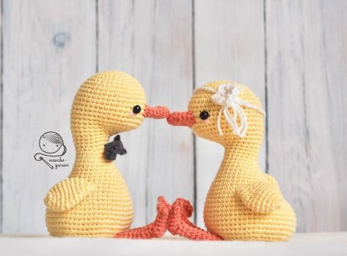 This duck couple was a wedding gift. As the wedding was yesterday, it’s not a secret anymore.   Ez a