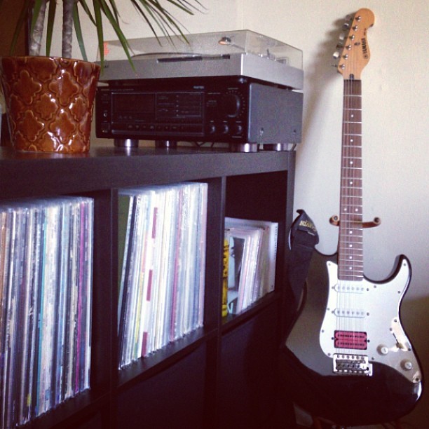 shhgrr:  We finally brought up the #guitar. Maybe I should start learning. Also this
