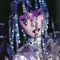 naked-alien:Thierry Mugler 1983 by Roxanne Lowit