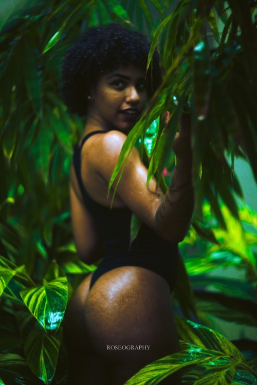 mytinyisabella: Mother Nature.    Model: @mytinyisabella 