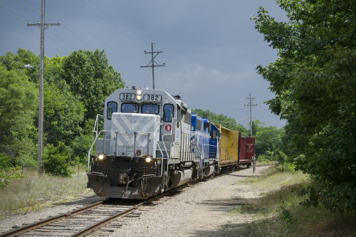 GreatLakes Central—Surprised by a Six-AxleThisis the Great Lakes Central Traverse City Turn running 