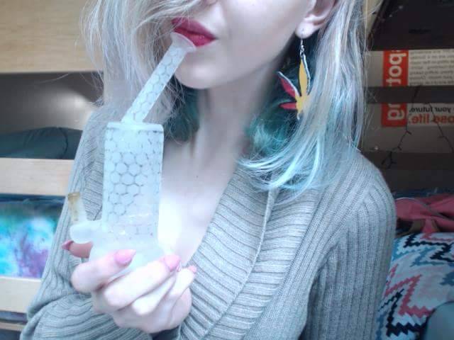 smokinghiigh:  Honeybee the rig 