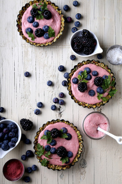 veganfeast:  Olives for Dinner | Raw Berry Tarts by Jeff and Erin’s pics on Flickr.