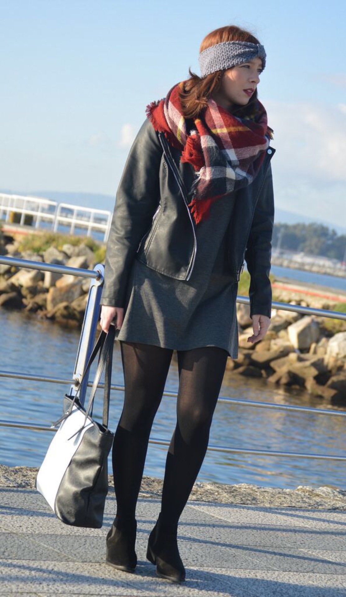 aurozz:  http://www.coco-smile.com/2015/12/grey.html