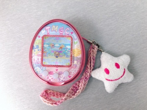 Switched my 4u for the 4u+. Next tama to finish #tamagotchi