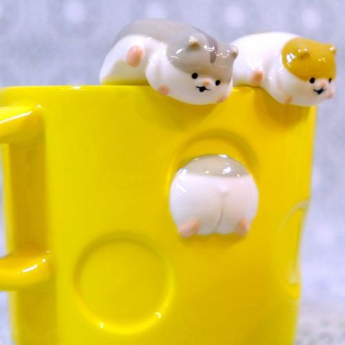 Hamsters-in-Cups Holiday Gift Guide Item 3:Super-cute never-before-seen-on-this-blog user-images of 