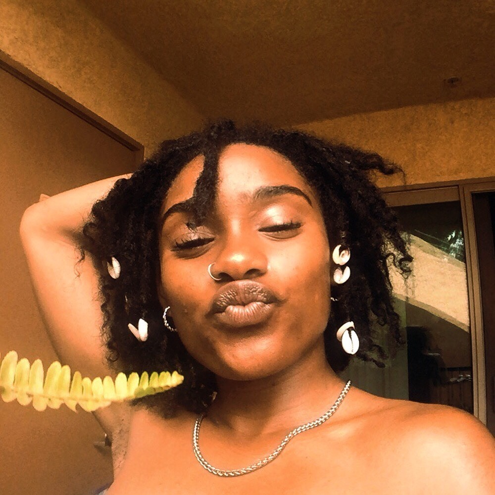 blackgrlsaremagic:  No holding on and no looking back ✍🏾 @tmiemcb 💌Twitter