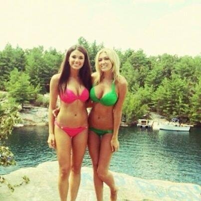 XXX thebimbochaser:  Paulina Gretzky and friend. photo