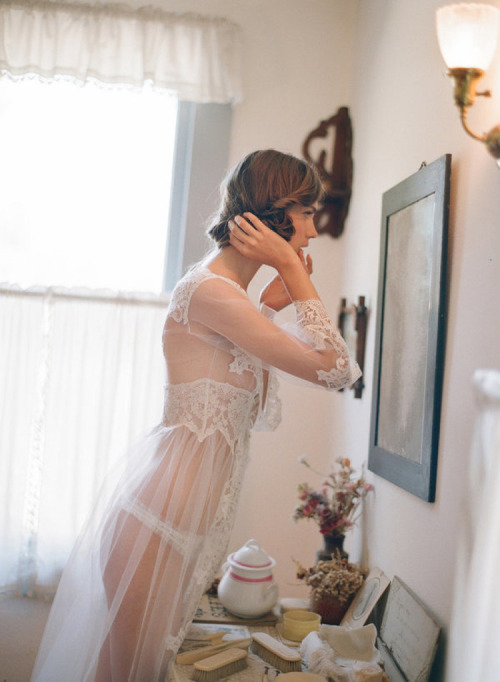 rebeccakate24:lfrmjllszn: Claire Pettibone Leighton Is that a sissyboy getting ready for a special e